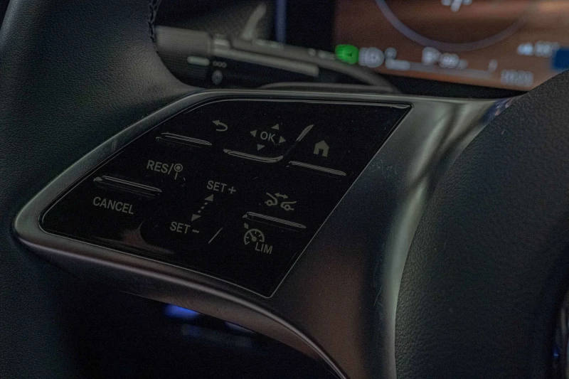 Mercedes-Benz GLC 200 Coupe/AMG/4Matic/Edition Avantgarde/Камера 360/, снимка 13 - Автомобили и джипове - 51253357