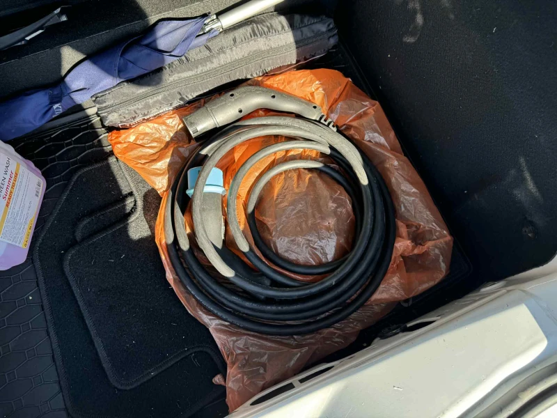 Renault Zoe, снимка 5 - Автомобили и джипове - 52709353