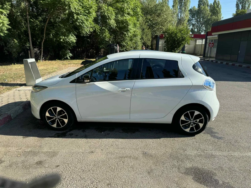 Renault Zoe, снимка 2 - Автомобили и джипове - 52709353