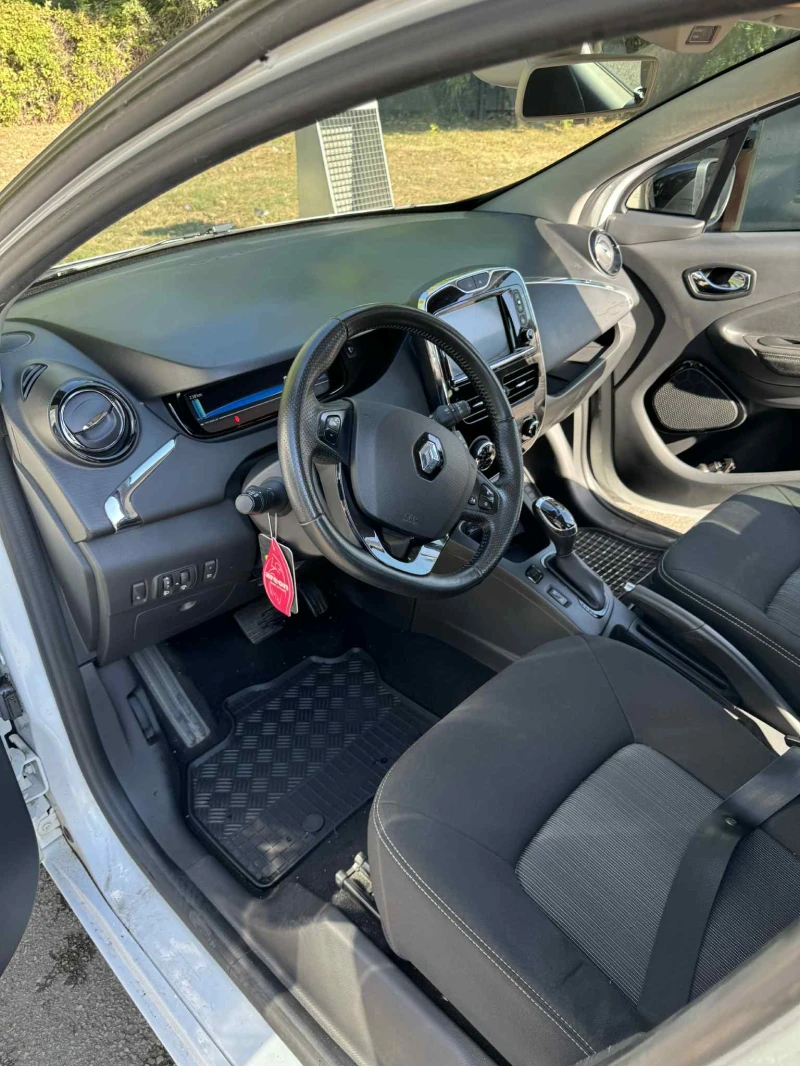 Renault Zoe, снимка 7 - Автомобили и джипове - 52709353