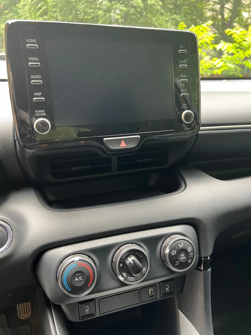 Toyota Yaris, снимка 9 - Автомобили и джипове - 52029051