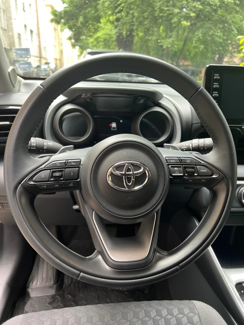 Toyota Yaris, снимка 10 - Автомобили и джипове - 52029051