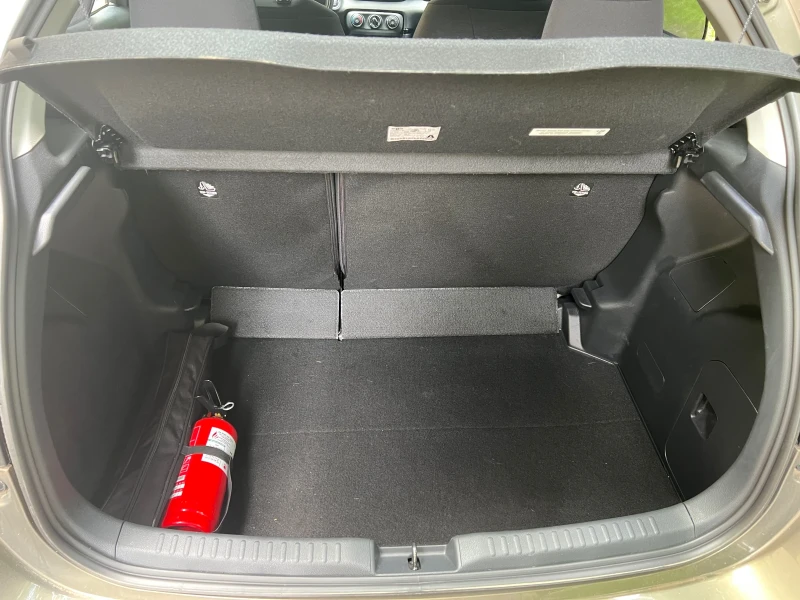 Toyota Yaris, снимка 14 - Автомобили и джипове - 52029051