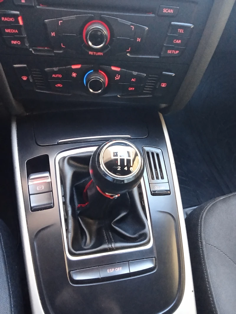 Audi A4 2.0 TDI, снимка 9 - Автомобили и джипове - 52958142