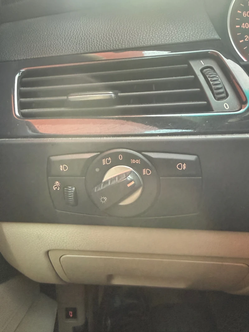 BMW 530 BMW E61 Xdrive 2010година, снимка 16 - Автомобили и джипове - 53404749