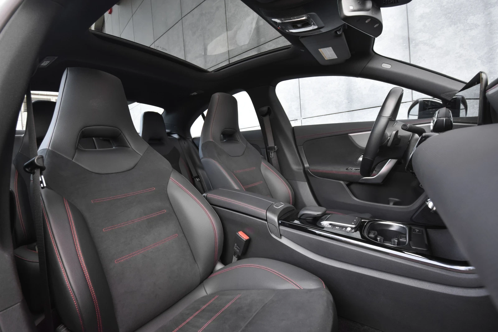 Mercedes-Benz CLA 250 4 matic AMG line  - изображение 8