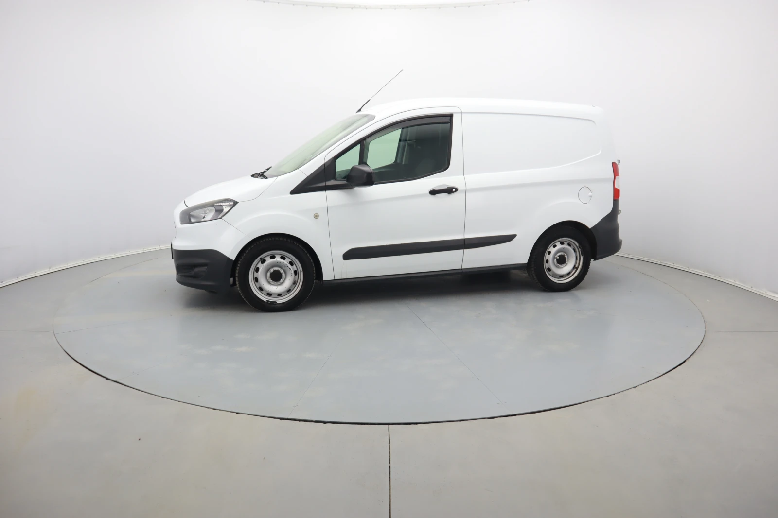 Ford Courier 1.5 - изображение 3