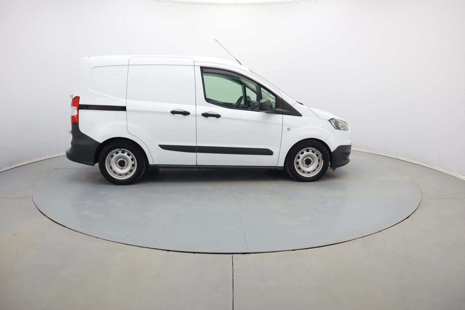 Ford Courier 1.5 - изображение 5