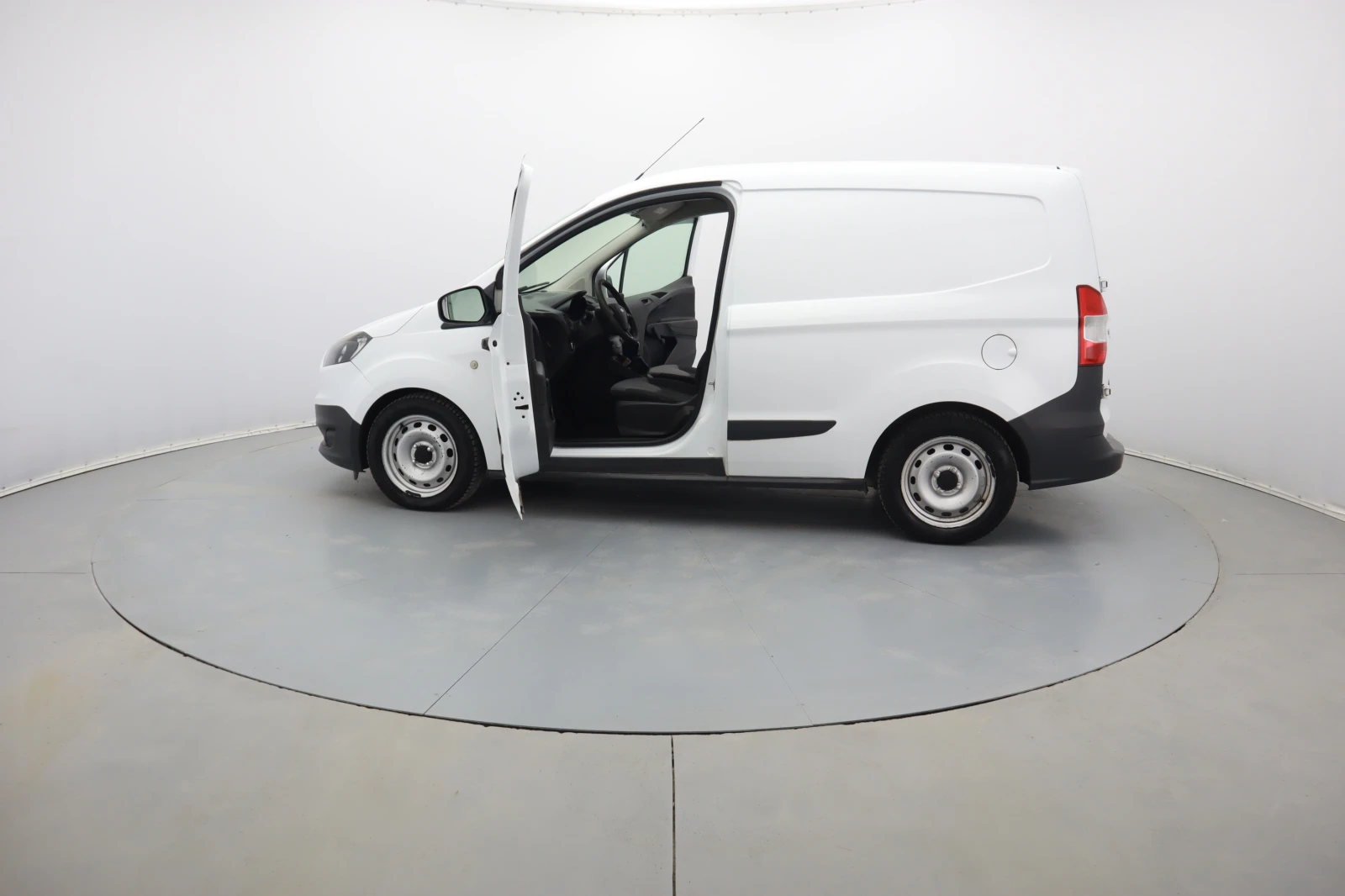 Ford Courier 1.5 - изображение 8