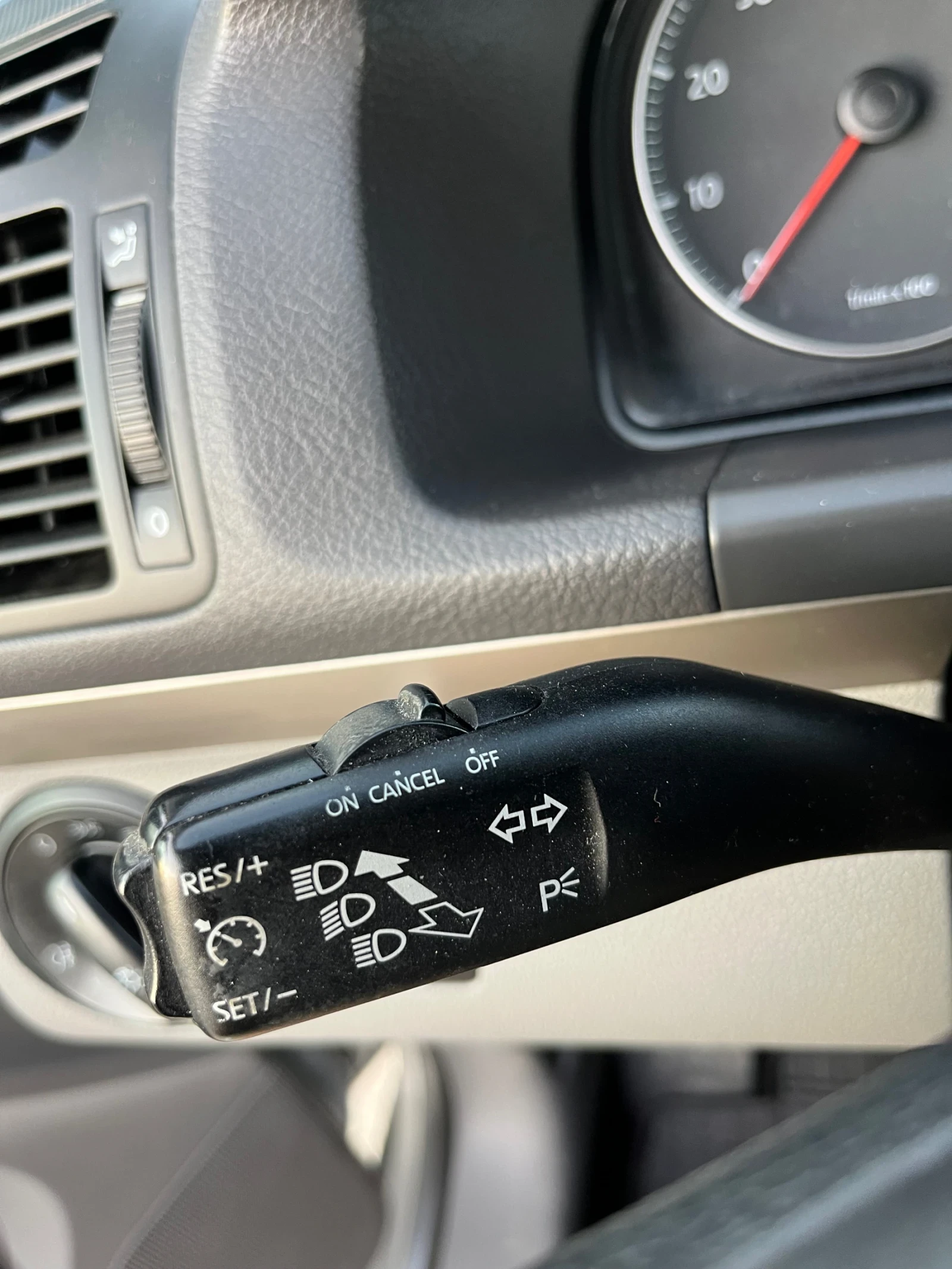 VW Touran 1.6i Trendline - изображение 10