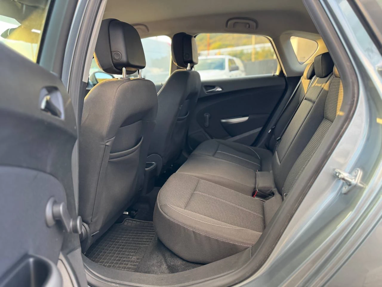 Opel Astra 1.6i - изображение 10