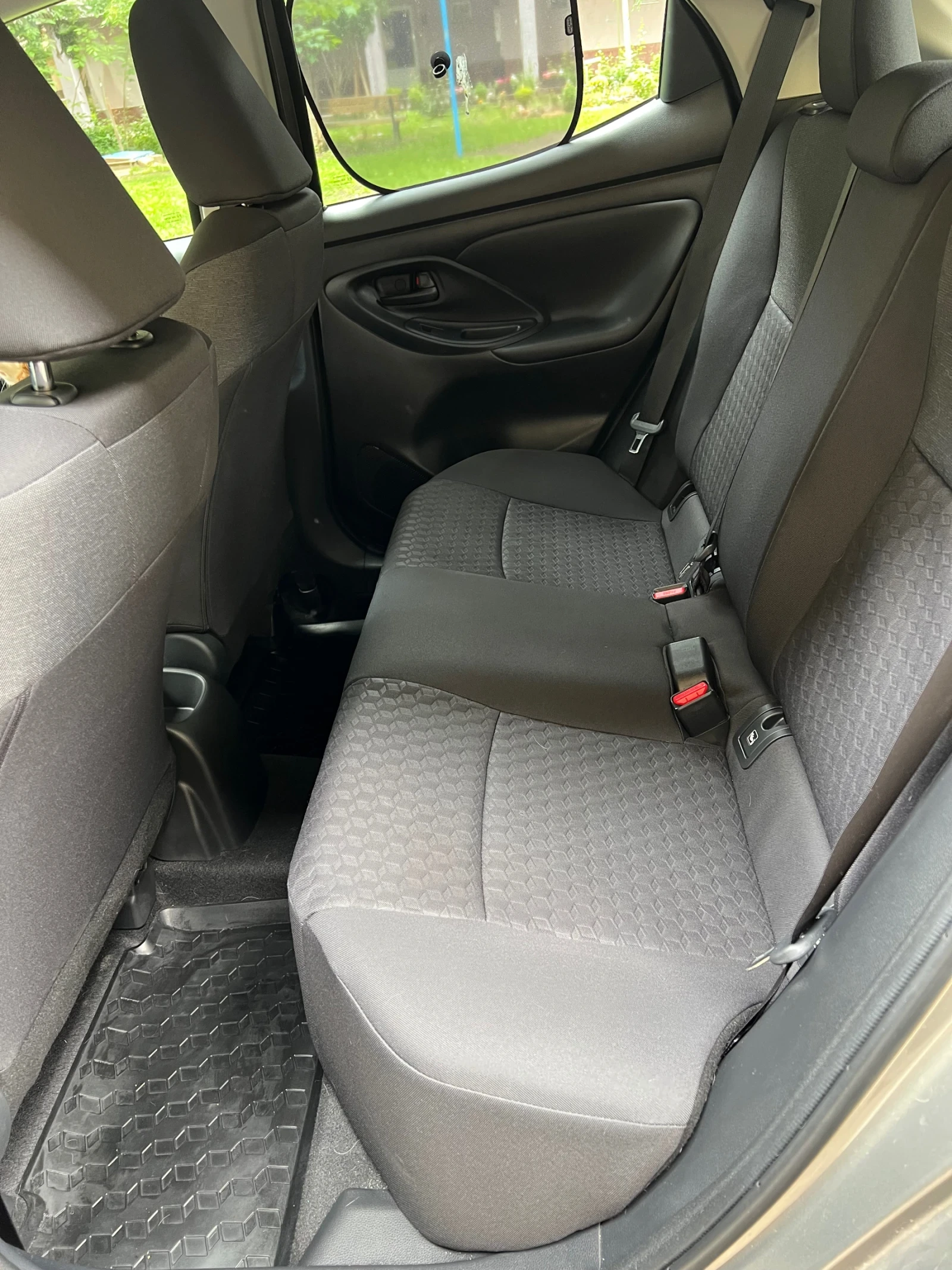 Toyota Yaris  - изображение 7
