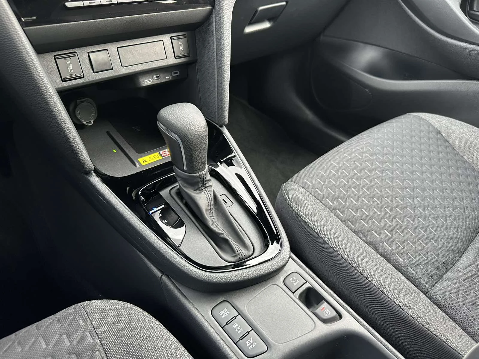 Toyota Yaris Cross 1.5 HEV Chic | Mobile.bg   14