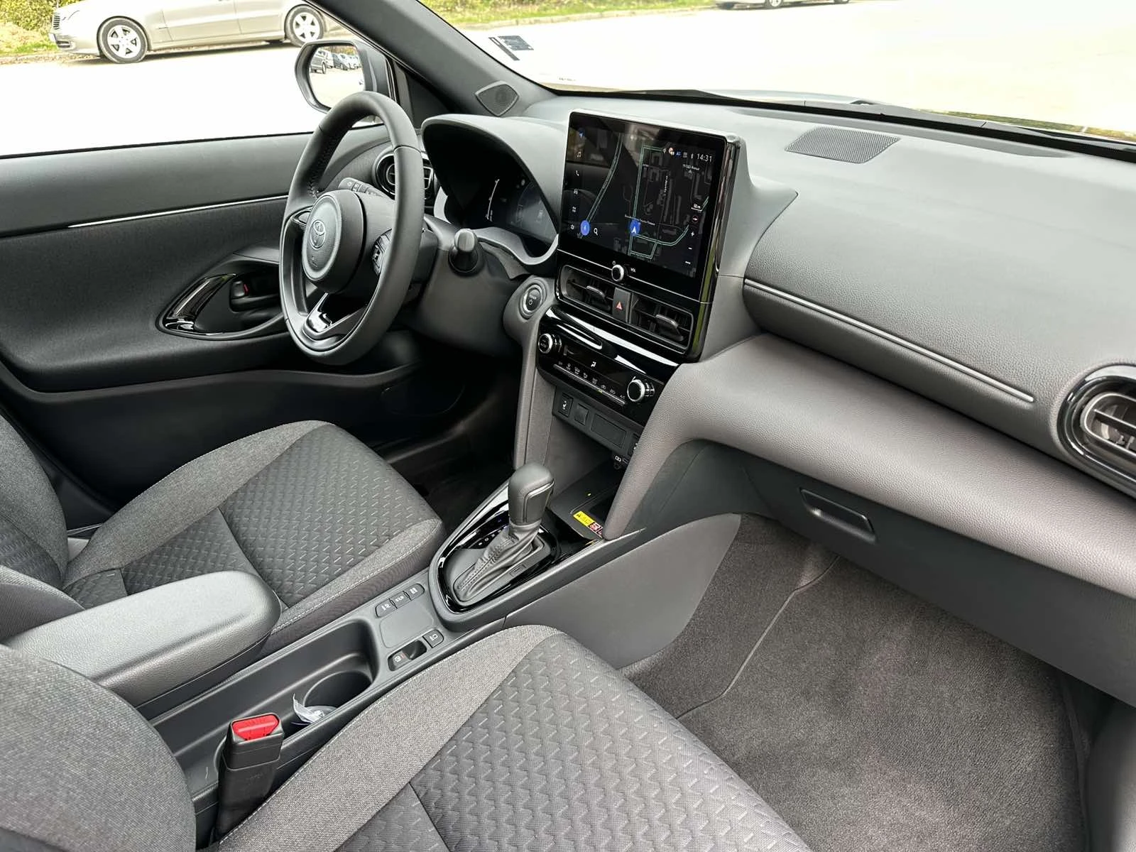 Toyota Yaris Cross 1.5 HEV Chic | Mobile.bg   12