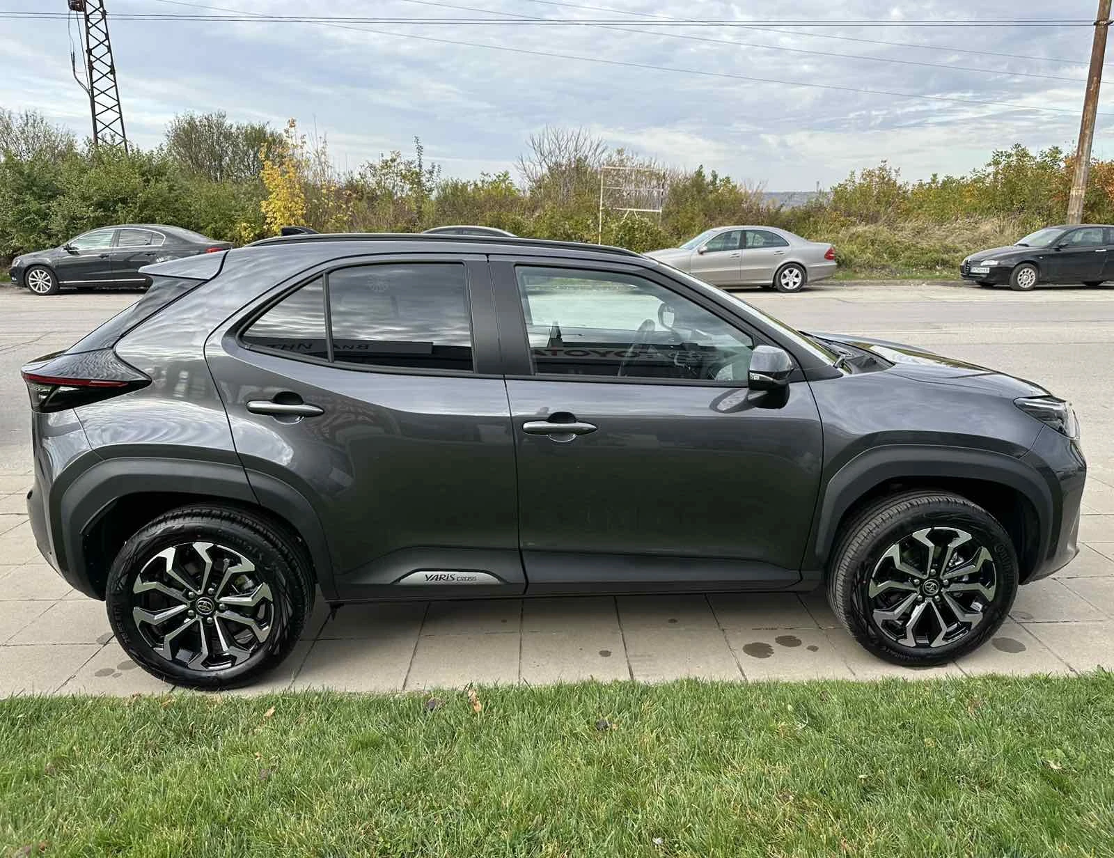 Toyota Yaris Cross 1.5 HEV Chic - изображение 8
