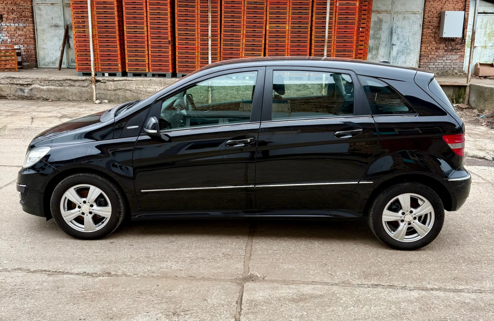 Mercedes-Benz B 180 Фабричен Mетан/БЕНЗИН 115к.с 2009г. - изображение 3