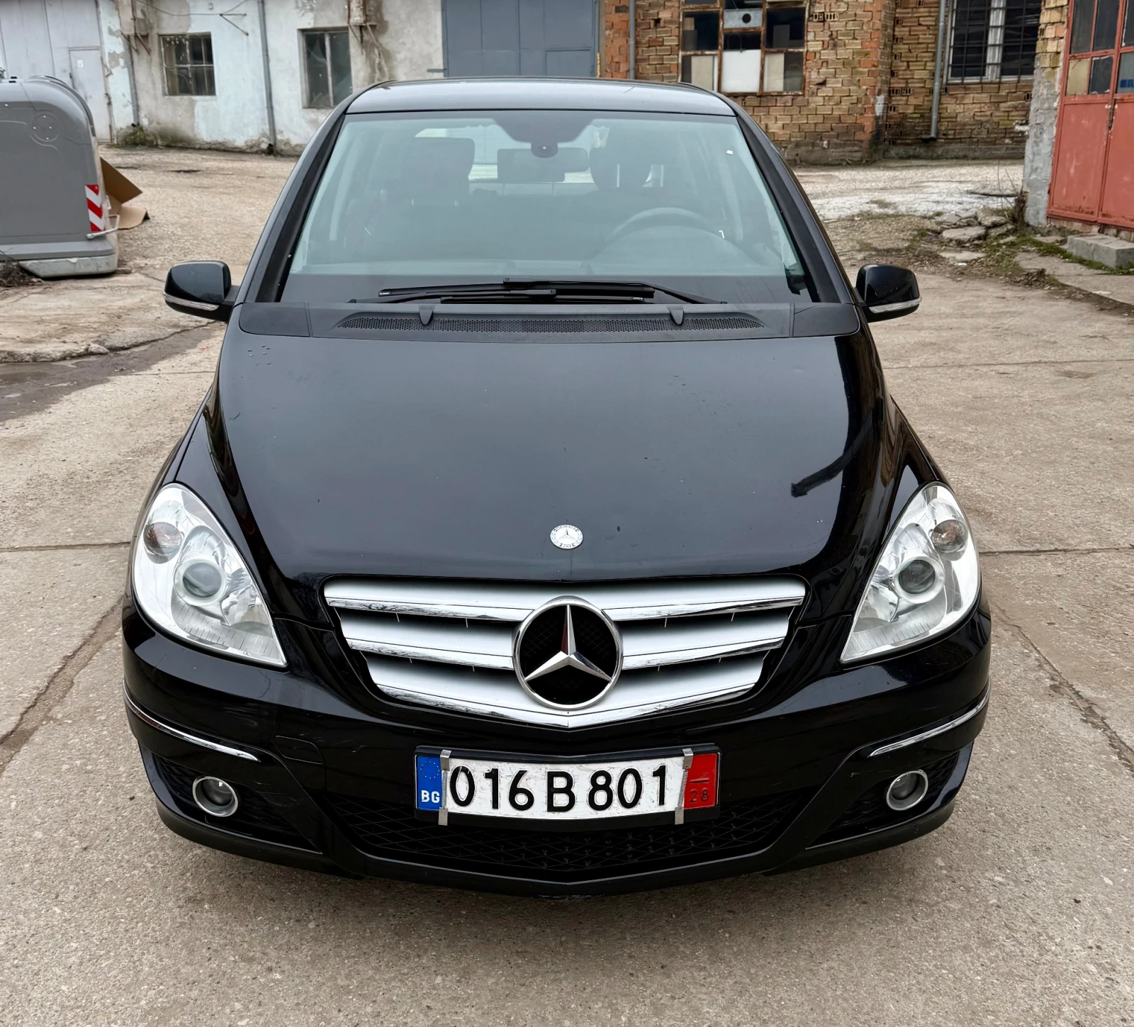 Mercedes-Benz B 180 Фабричен Mетан/БЕНЗИН 115к.с 2009г. - изображение 2