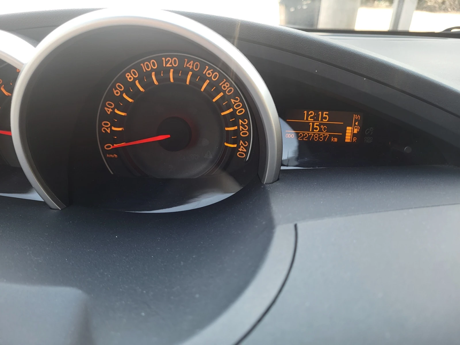 Toyota Verso 2.0 D4D, снимка 4 - Автомобили и джипове - 53865118