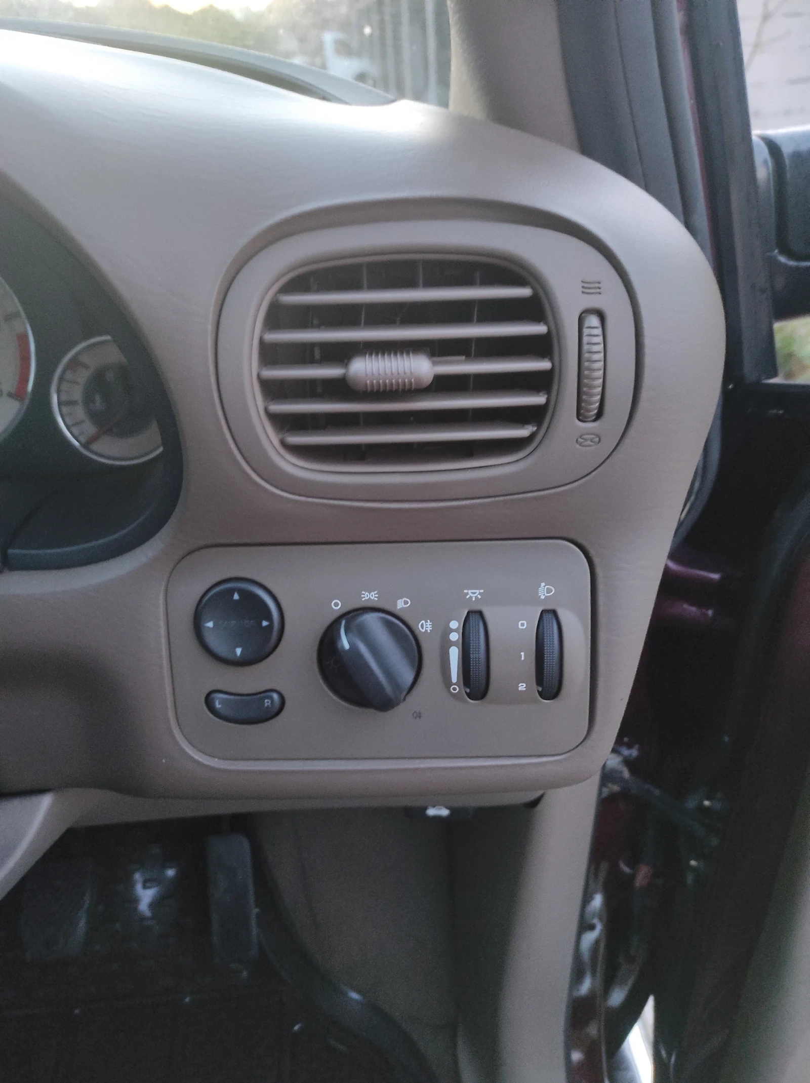 Chrysler Voyager, снимка 10 - Автомобили и джипове - 55387311