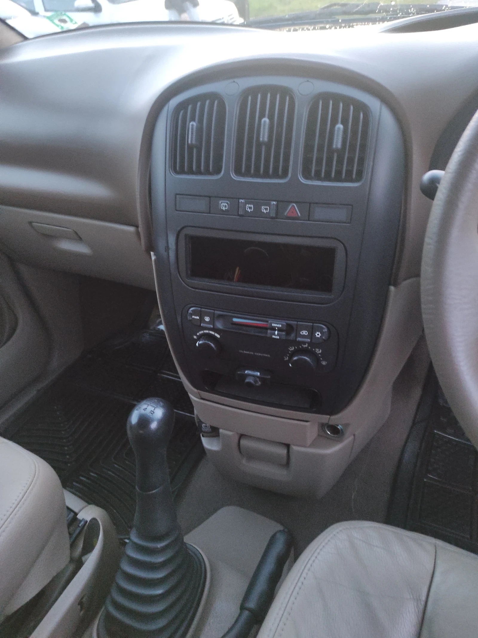 Chrysler Voyager, снимка 9 - Автомобили и джипове - 55387311