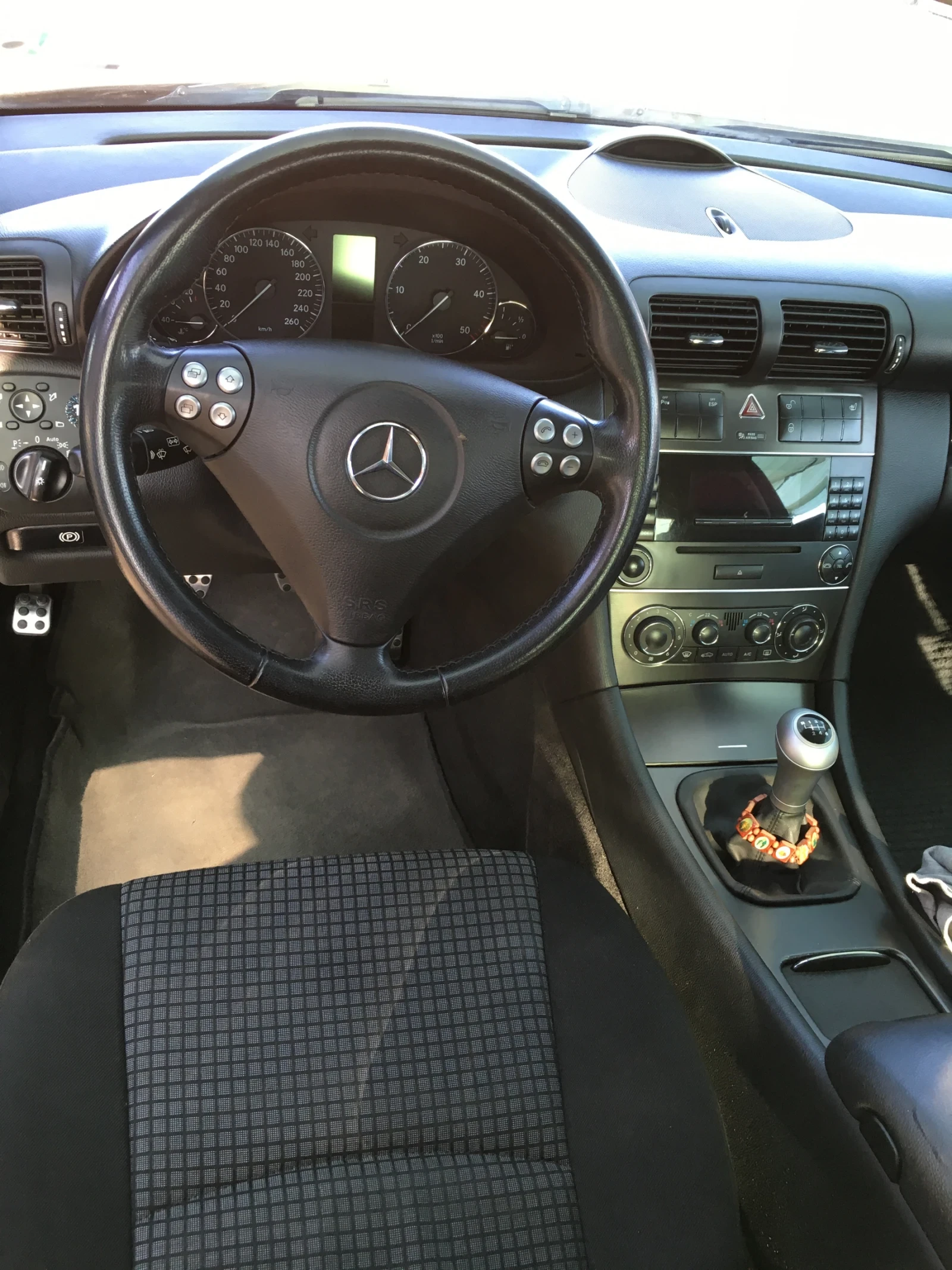 Mercedes-Benz C 220, снимка 7 - Автомобили и джипове - 56625317