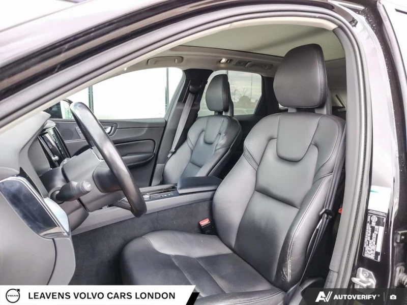 Volvo XC60 T5 AWD / Momentum / PANO / 360, снимка 6 - Автомобили и джипове - 52749503