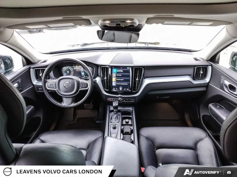 Volvo XC60 T5 AWD / Momentum / PANO / 360, снимка 12 - Автомобили и джипове - 52749503