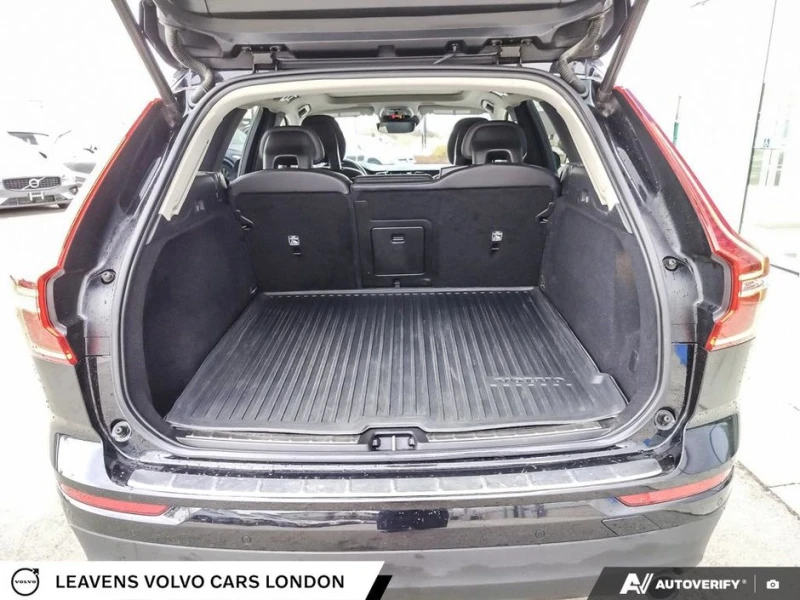 Volvo XC60 T5 AWD / Momentum / PANO / 360, снимка 5 - Автомобили и джипове - 52749503