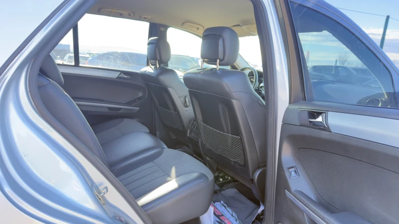 Mercedes-Benz ML 320, снимка 12 - Автомобили и джипове - 52616754