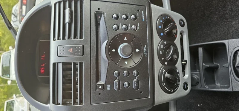 Suzuki Ignis 1.3 i Бензин Toyota motor, снимка 7 - Автомобили и джипове - 54745836