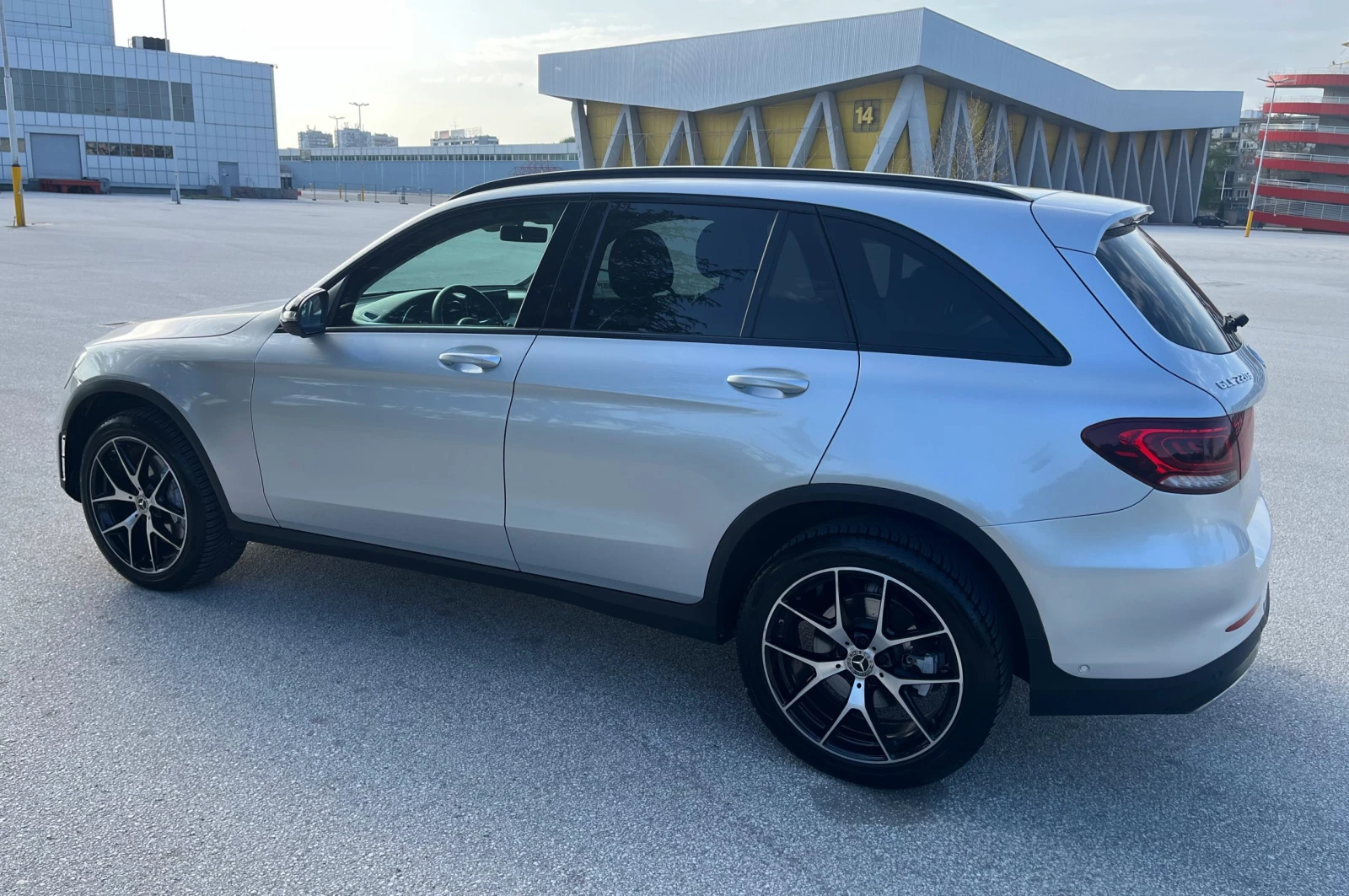 Mercedes-Benz GLC 220 FACELIFT/AMG/4MATIC/VIRTUAL/ПАНОРАМА - изображение 6