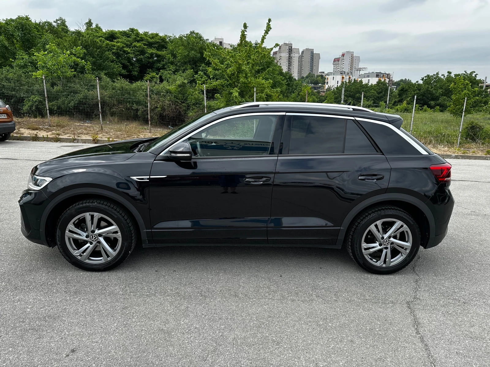 VW T-Roc R-LINE - изображение 2