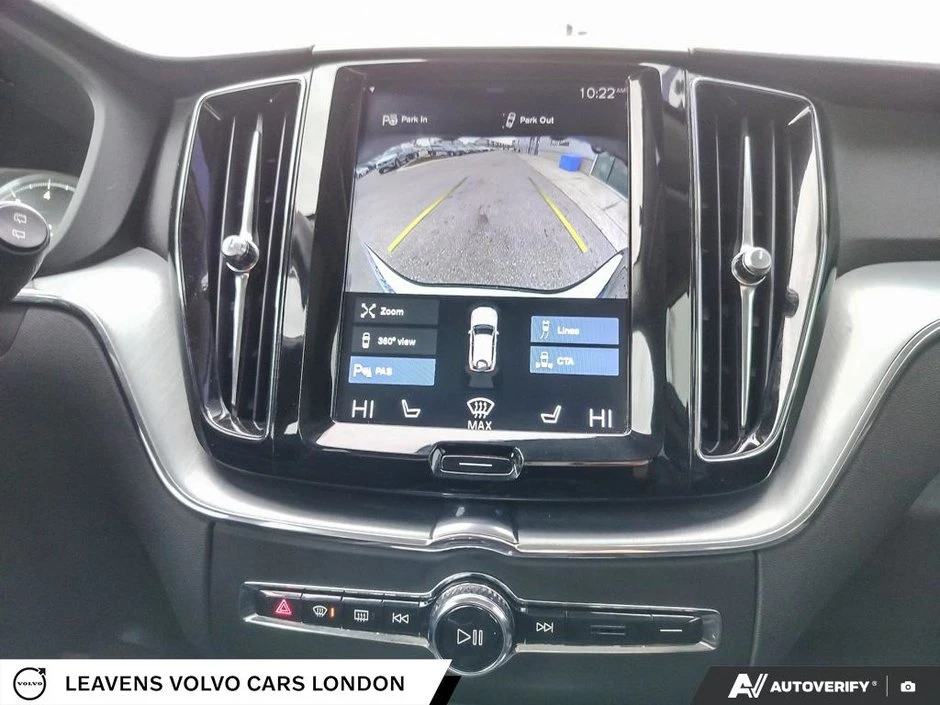 Volvo XC60 T5 AWD / Momentum / PANO / 360 - изображение 9