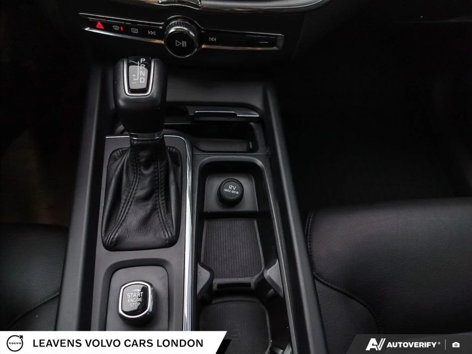 Volvo XC60 T5 AWD / Momentum / PANO / 360 - изображение 10