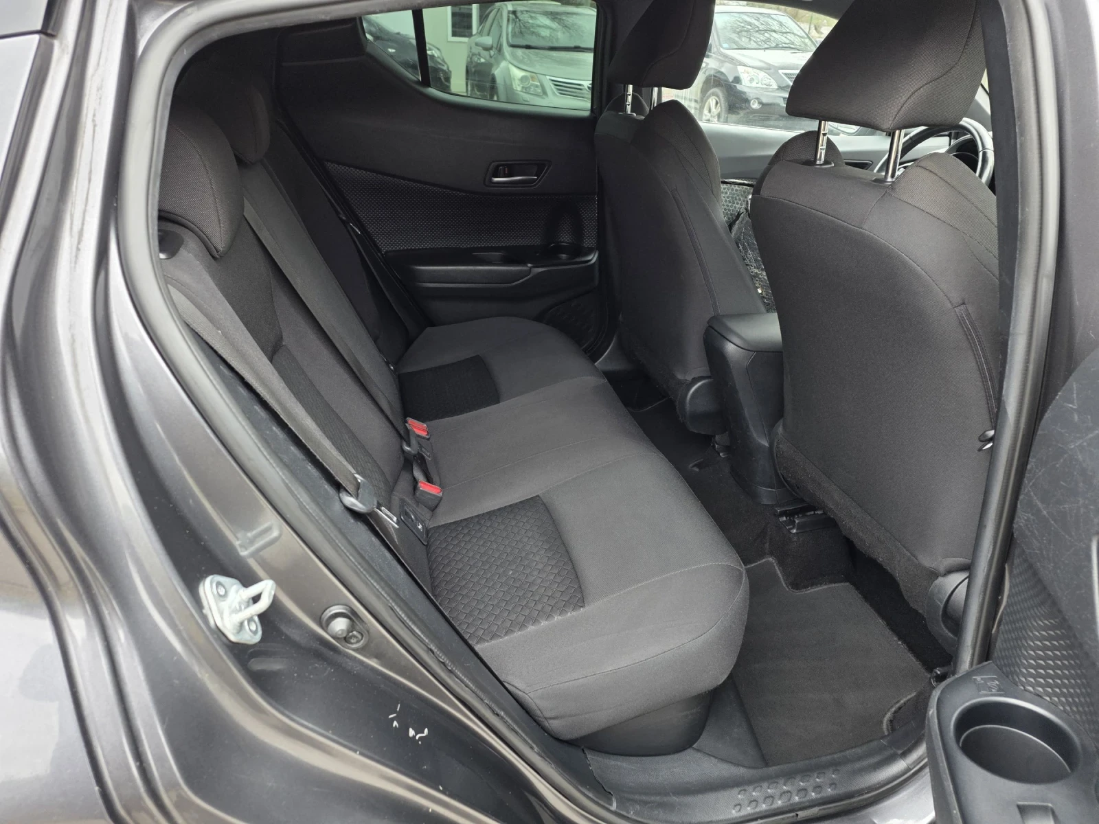 Toyota C-HR 1.8 HYBRID/FACELIFT/ГАРАНЦИЯ ДО 2032Г, снимка 9 - Автомобили и джипове - 54015174