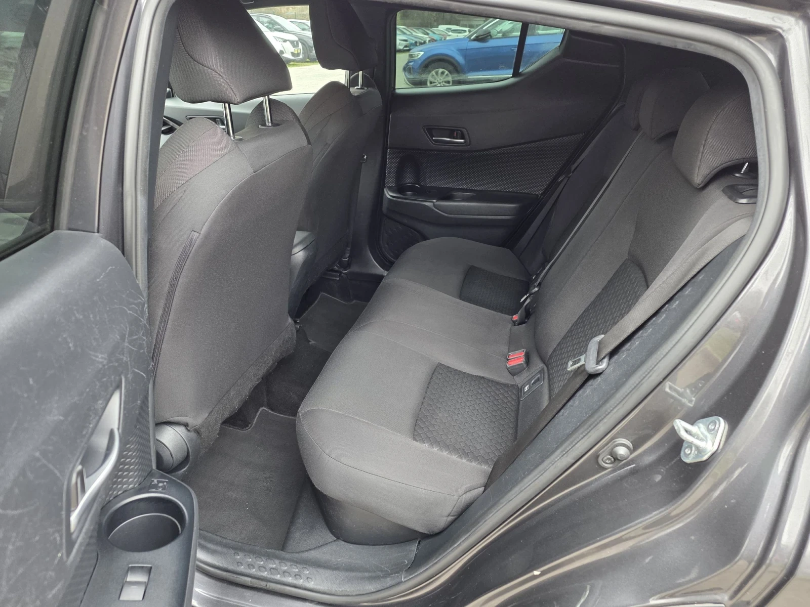 Toyota C-HR 1.8 HYBRID/FACELIFT/ГАРАНЦИЯ ДО 2032Г, снимка 10 - Автомобили и джипове - 54015174