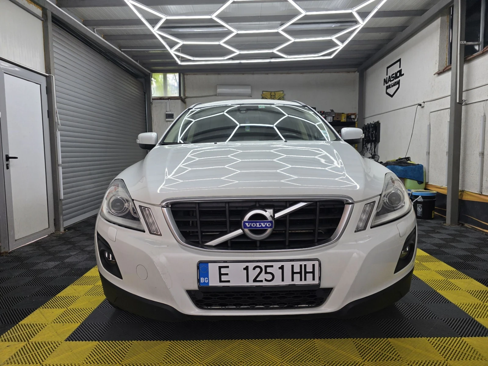 Volvo XC60 2.4D, снимка 2 - Автомобили и джипове - 54456225