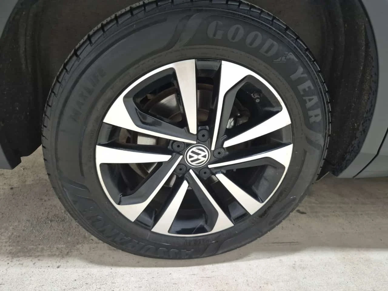 VW Tiguan * 4MOTION * АВТОКРЕДИТ БЕЗ ПЪРВОНАЧАЛНА ВНОСКА* , снимка 7 - Автомобили и джипове - 55524234