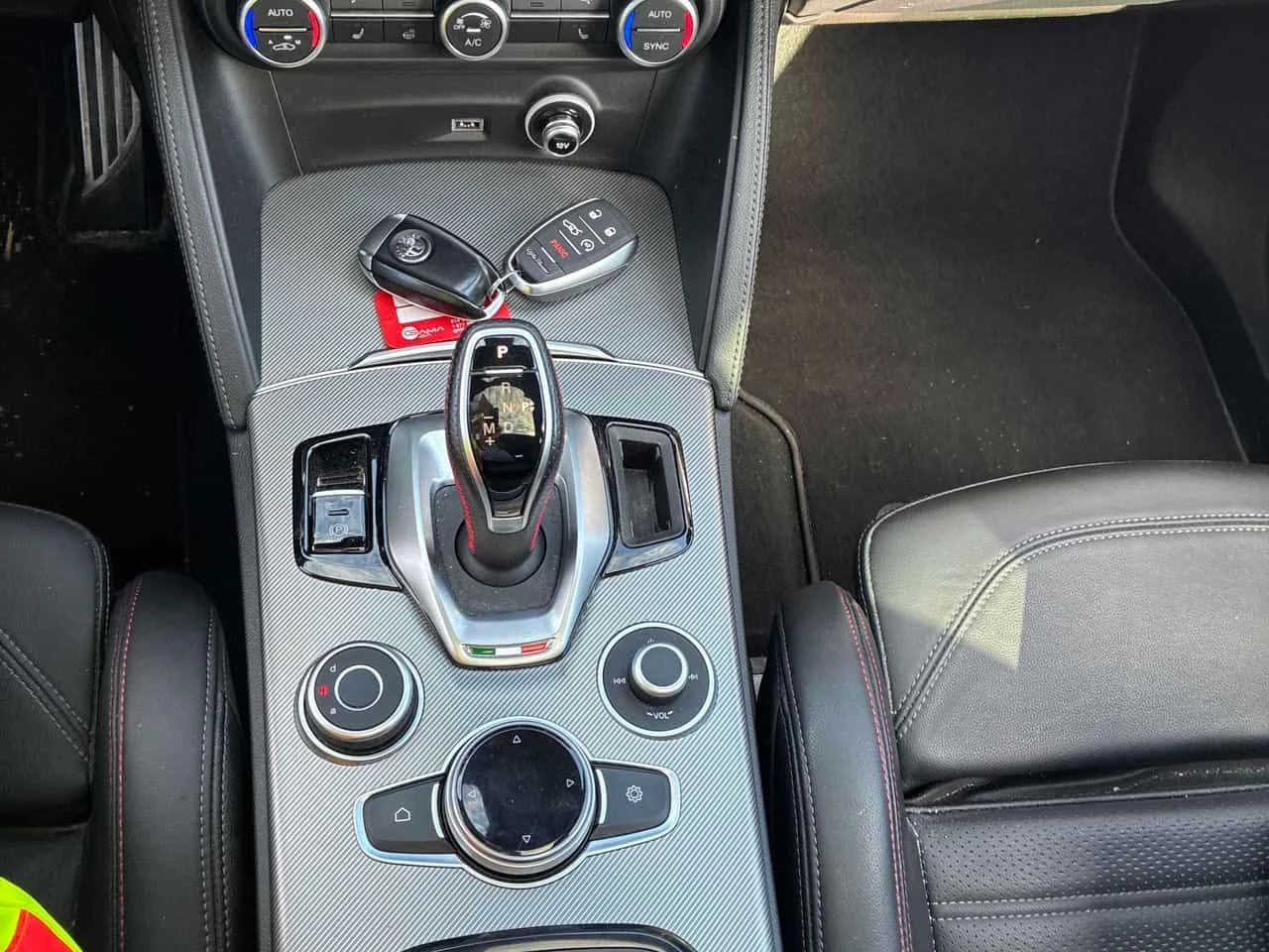 Alfa Romeo Stelvio * Competizione* АВТОКРЕДИТ БЕЗ ПЪРВОНАЧАЛНА ВНОСКА, снимка 12 - Автомобили и джипове - 55666316