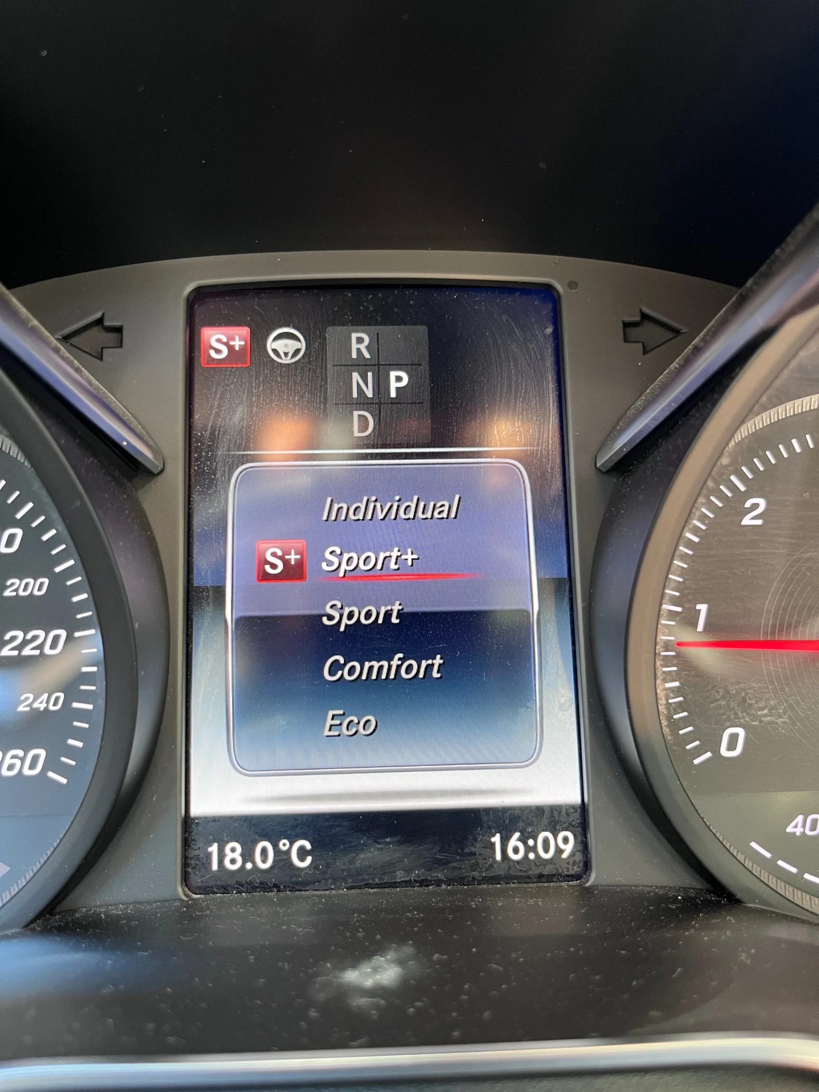 Mercedes-Benz GLC 250 AMG LINE, снимка 10 - Автомобили и джипове - 55689708