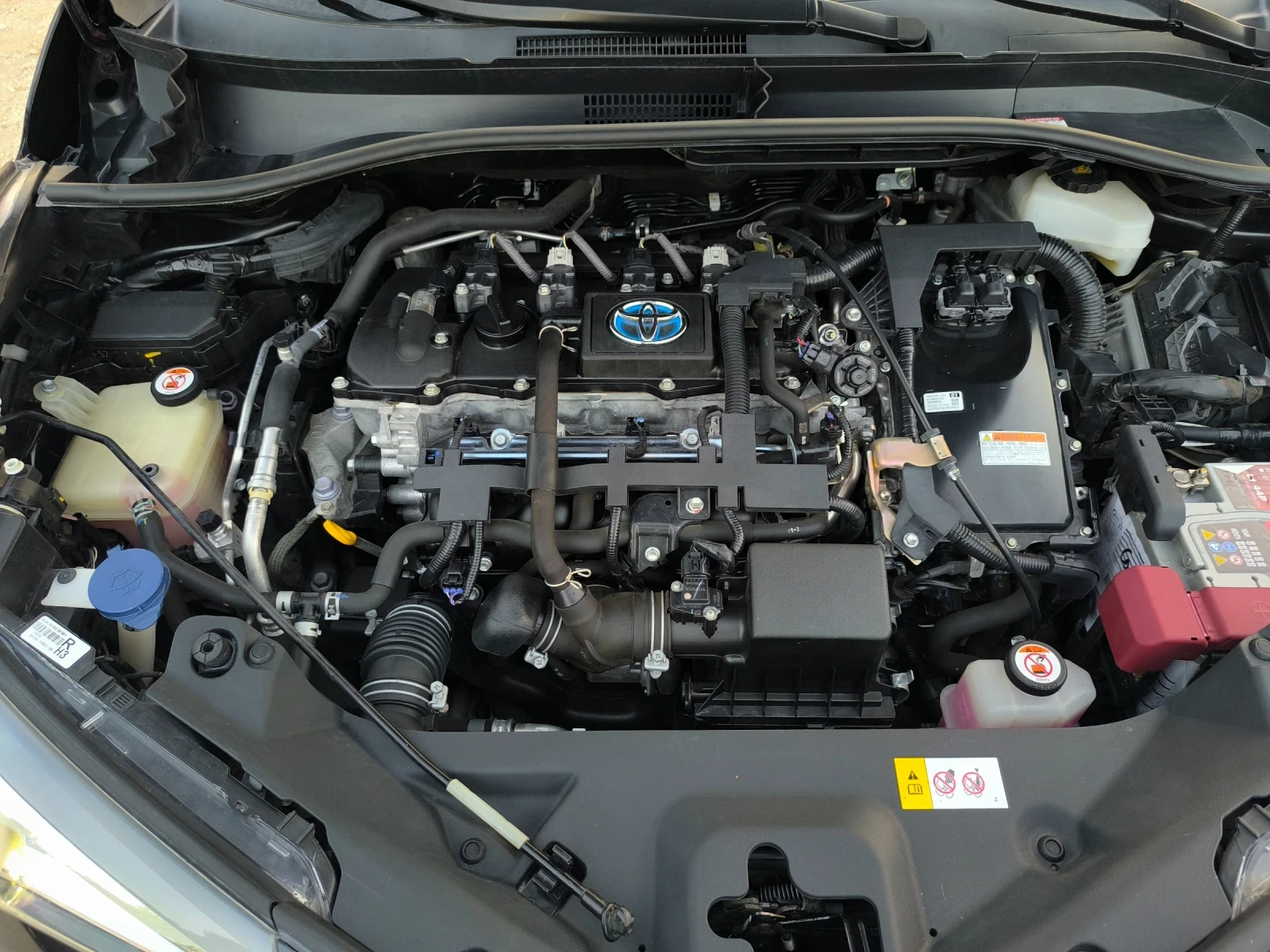 Toyota C-HR 1.8 H Business Sport, снимка 12 - Автомобили и джипове - 55781769
