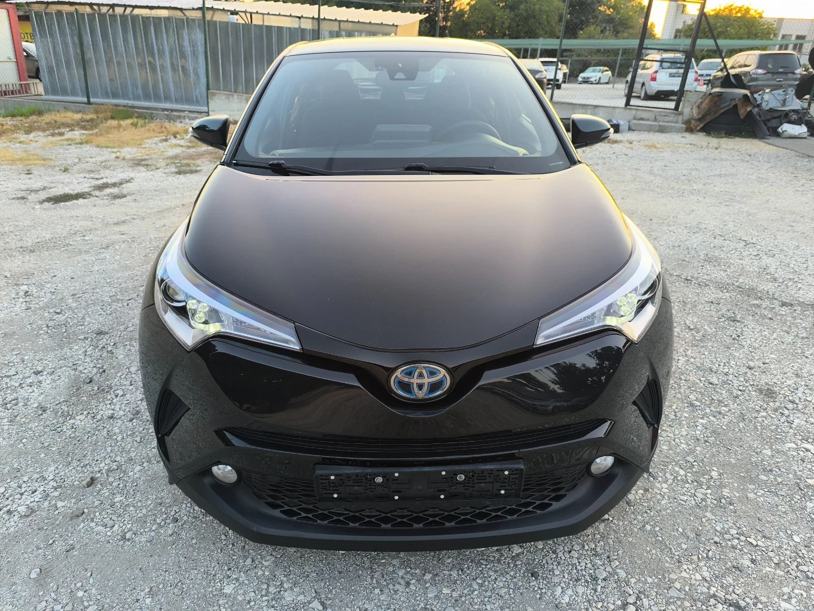 Toyota C-HR 1.8 H Business Sport, снимка 2 - Автомобили и джипове - 55781769