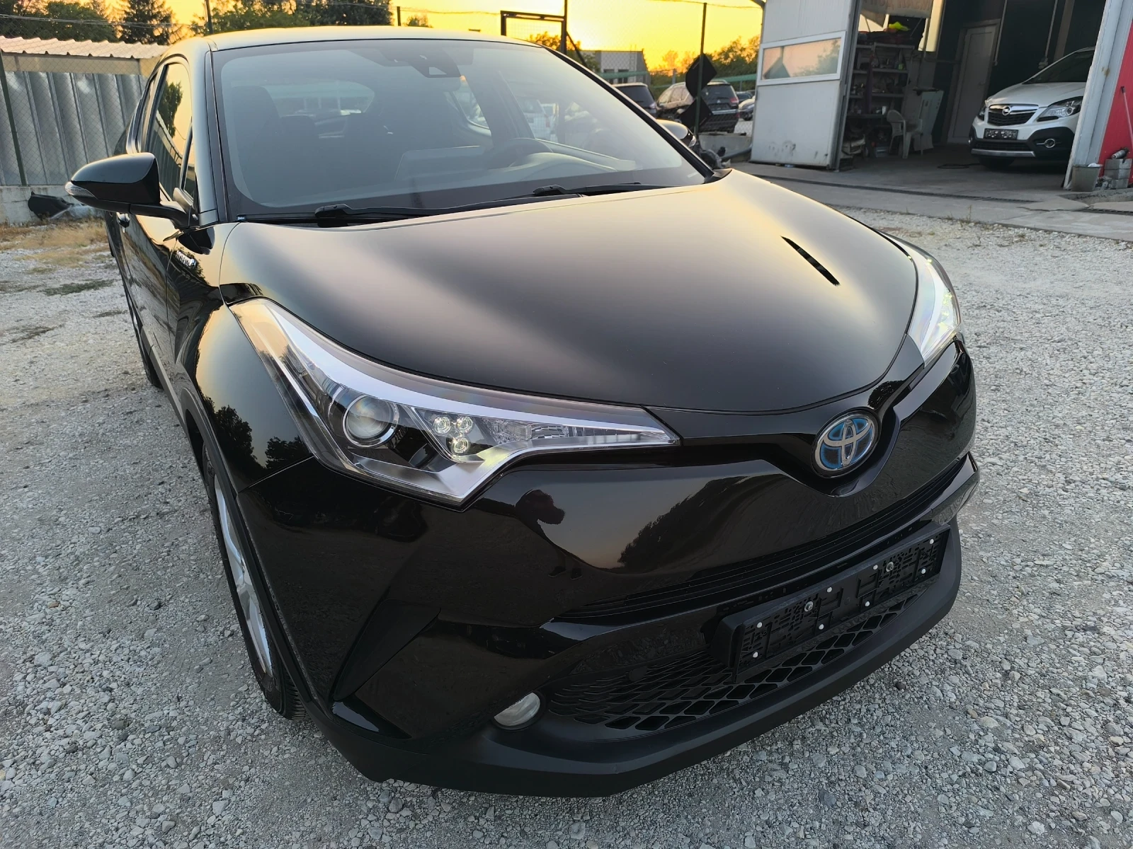 Toyota C-HR 1.8 H Business Sport