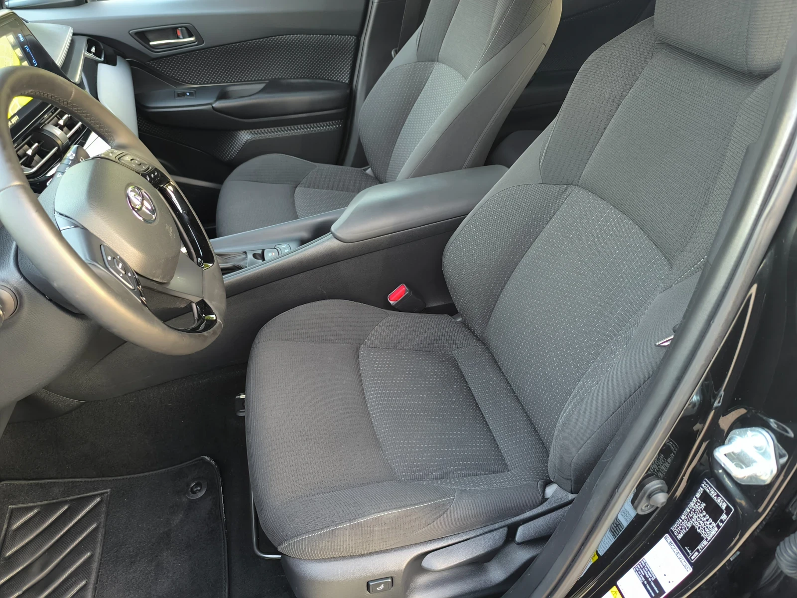 Toyota C-HR 1.8 H Business Sport, снимка 11 - Автомобили и джипове - 55781769