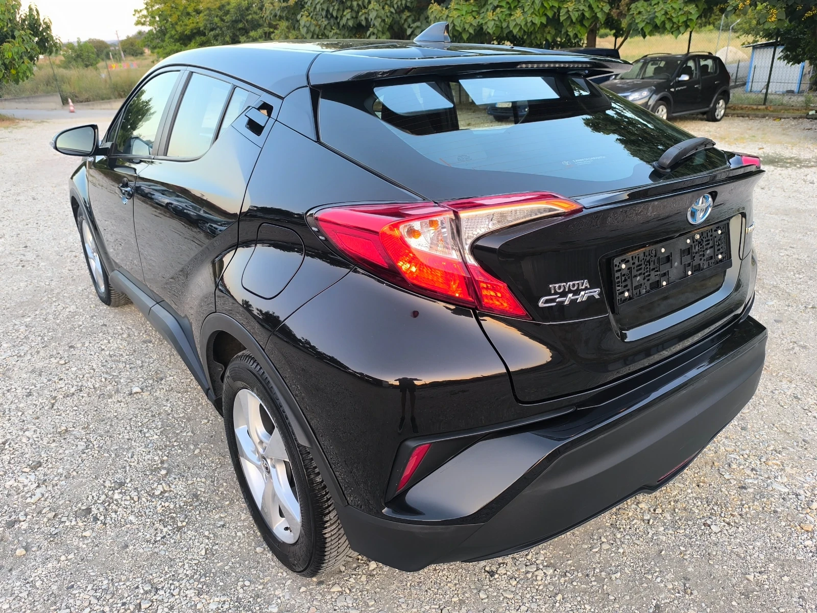 Toyota C-HR 1.8 H Business Sport, снимка 5 - Автомобили и джипове - 55781769