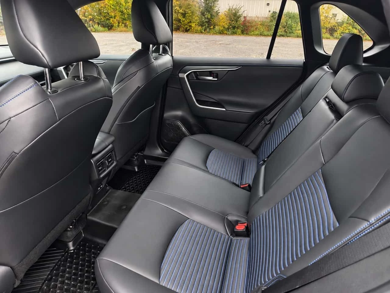 Toyota Rav4 * Hybrid XSE * CARFAX * ����� �� ����������� | Mobile.bg � ����������� 9