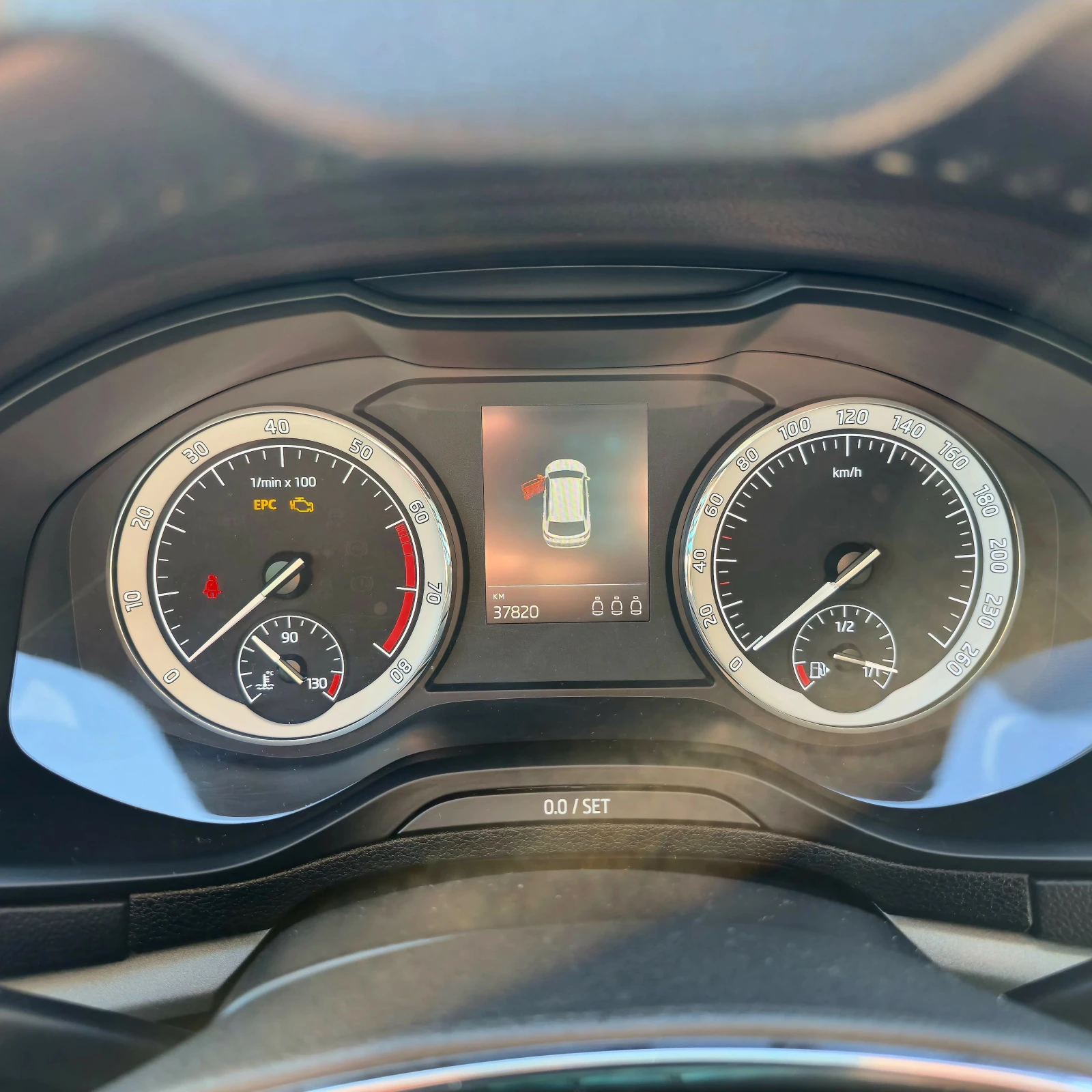 Skoda Karoq, снимка 12 - Автомобили и джипове - 56652112
