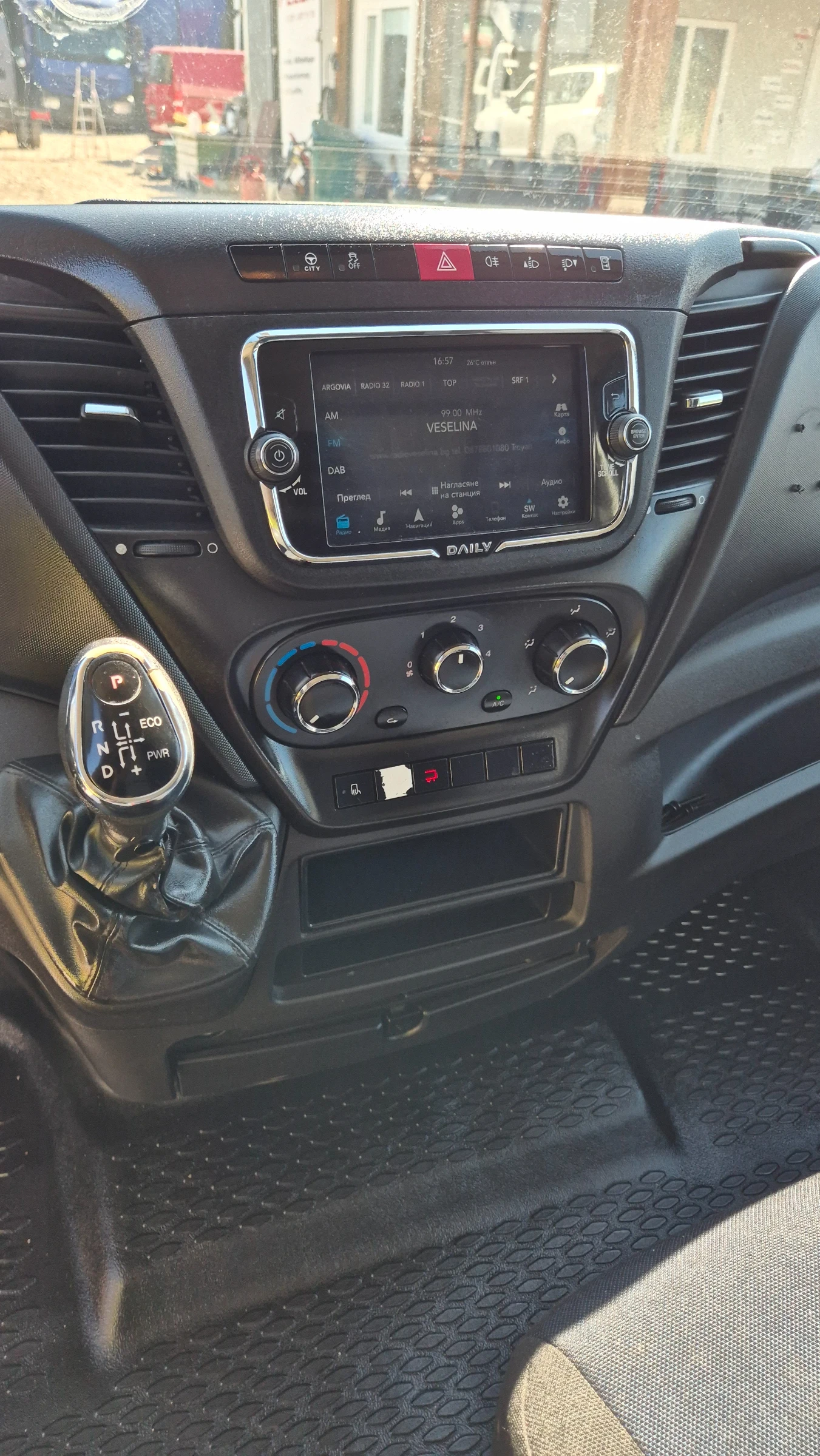 Iveco Daily 35s18* HI-MATIC* БОРД* ШВЕЙЦАРИЯ* , снимка 12 - Бусове и автобуси - 55477926