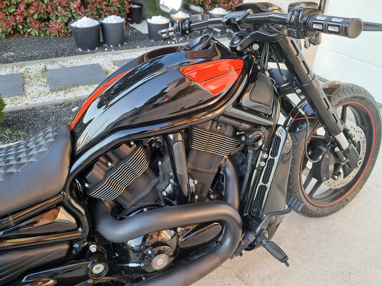 Harley-Davidson V-Rod NIGHT-ROD-ABS -CUSTOM-КАТО НОВ, снимка 6 - Мотоциклети и мототехника - 54632404