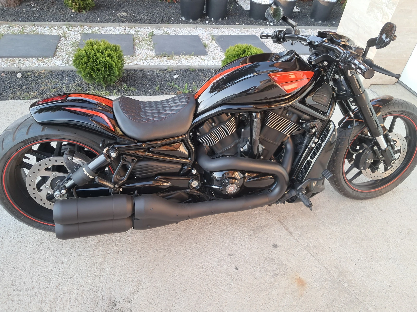 Harley-Davidson V-Rod NIGHT-ROD-ABS -CUSTOM-КАТО НОВ, снимка 12 - Мотоциклети и мототехника - 54632404
